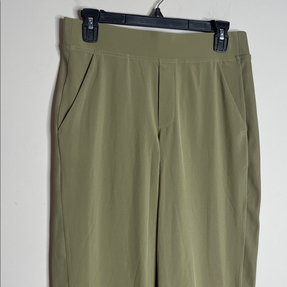 SOLD Athleta | Women’s Moss Green Brooklyn Ankle Pants Size 4 Tall - Picture 3 of 8